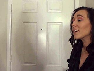 Brunette Sinn Sage Drills Ariex XS Pussy With Dildo