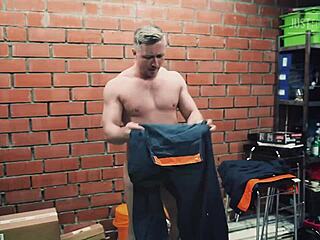 i share the moscow garage story of two mature men fucking bareback