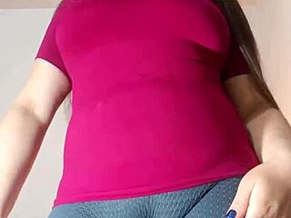 madrastra flashes huge cameltoe in leggings for hijastro