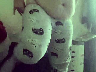 Kandy Kane in homemade sri lankan video