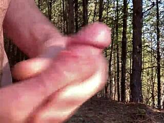 Clitlicker662公共露逼最新动态