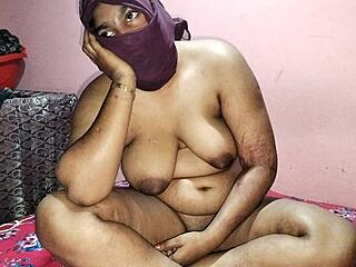 Indian schoolgirl discovers condom for first time suggestively