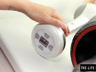 Watch this naked teen fuck a vibrating dumbbell during her workout