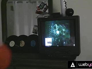 kristen discovers sexuality with kenna's fingering.