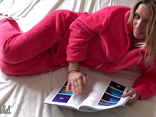 Jessi Gold bent over cum on ass