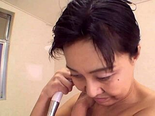 饥渴日本继母被硬核操逼