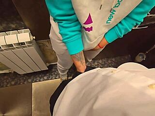 老师学校厕所湿裤被灌满精液