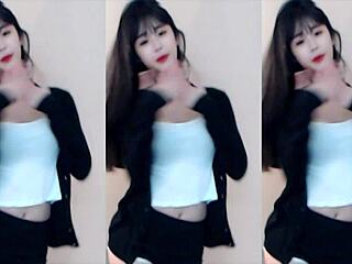 Chinese girl dances with cute moves in super fast style routine