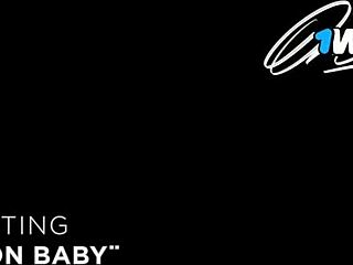 Casting Alisson Baby mega tetona de Venezuela with big natural tits curvy Latina fingering fetish interview.