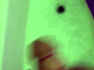 me grabo y se lo envio a mi tia gordibuena