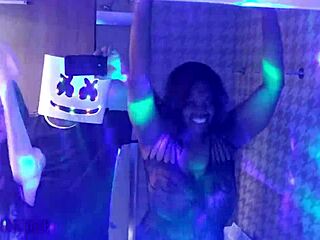 Dialogic wealthy african couple sex play with tight pussy chinese nanny