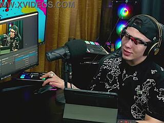 街头小贩怎么就钻进妓女窝里狂干了