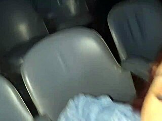 带老婆去色情影院让陌生人轮番内射多发！