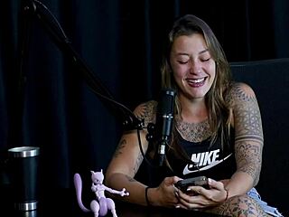 Safada Does Sensual Stripper Showing Tits Talks Transsexual And Virginity Loss