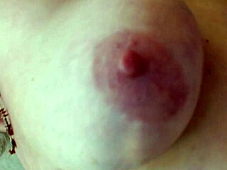 嘿Dustin看我脱衣打屁股自慰复古版