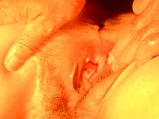 i'm playing with my pussy and putting finger in ass for fun