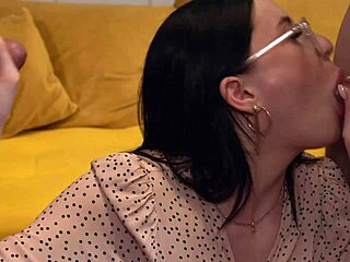 老公把我给朋友无套口爆吞精超爽