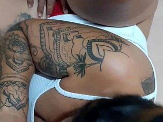 I sucked the dick of the guy doing odd jobs at home and got horny but remembered no condom available