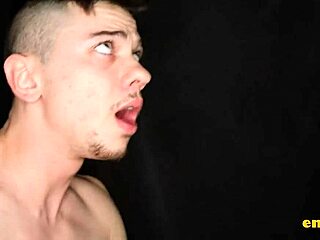 饥渴哥们猛干Angelique Lapiedra的XXX骚欲😈