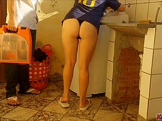 dona de casa casada pays washing machine technician with her tight brazilian pussy in homemade fuck