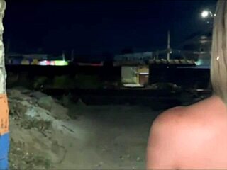 Esposa Pede Ajuda pra Atravessar Linha de Trem e Dá Gostoso pro Rapaz. Brazilian Wife Feels Humiliated Yet Aroused in Public Outdoor Sex