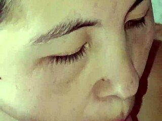 韩国人妻近距离老公口交 天然大奶晃荡