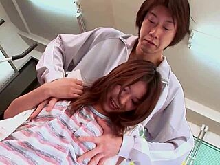 哇這18歲日本年輕情侶健身房深喉女上顏射超熱💦🏋️‍♀️