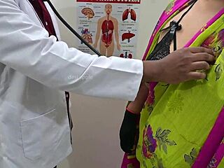 医生你用诊所骚病人玩奶子