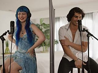 大屁股辣妹Jewelz Blue被相亲男狠操猛插