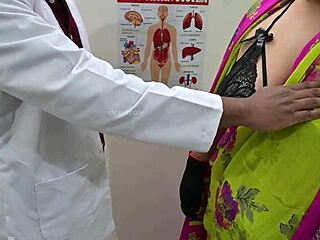 医生你用诊所骚病人玩奶子