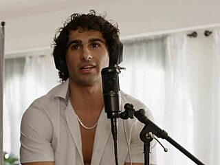 大屁股辣妹Jewelz Blue被相亲男狠操猛插