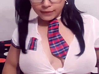 Look at this beautiful schoolgirl showing her big ass and voluptuous vagina, divine woman