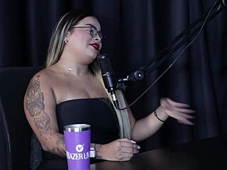 quer dar pra homem de pau grande e ficou traumatizada no fetiche de chuva negra