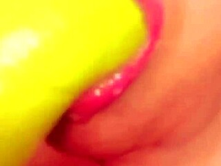 Indian Woman Takes Monster Cock Deep in Mouth for Cumshot