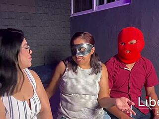 Pareja Enjoys First Cuckold Encounter with Wife and Two Guys as Husband Watches in Swingers Group Interview