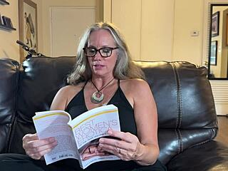 Will curvy milf nina nite read for you in homemade solo casting?