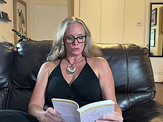 Will curvy milf nina nite read for you in homemade solo casting?