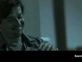 朱丽叶·比诺什能驾驭《Elles》名人裸戏吗？