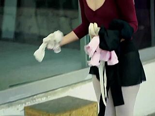 Bree Daniels和Jenna J Ross女同舔逼指奸诱惑十足