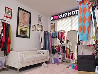 Hey Bryan Gozzling, wanna hook up with this horny cute blonde Della Cate for a casting date?