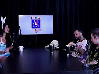 Casal Kobra enjoys real putaria with big sack and cock hitting the pussy. Tifany Rocha Swing Cast uses plug in ass and 69 on Sheer Red.