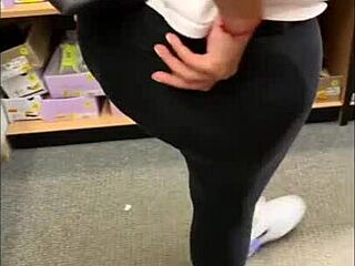 flashing ass in store got me horny to masturbate