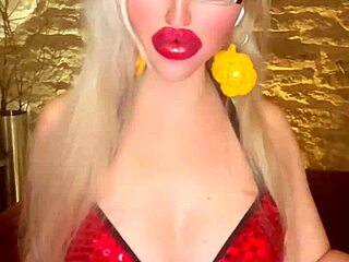 soy la diosa with belly dancing and glasses on fuck doll music performance