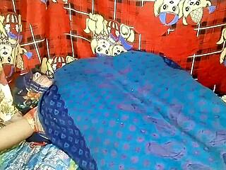 desi rashi aunty lifts saree fingers pussy in hospital roleplay