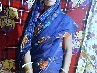 desi rashi aunty lifts saree fingers pussy in hospital roleplay