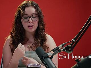 wow leana lovings is the cutest nerdy pornstar with glasses and curls 😍 interview time!