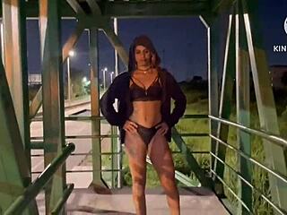 married woman fucks bareback in public street light live