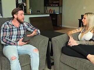 Slut stepsis Cassidy Luxe gapes tight anal on Christmas Steve Rickz