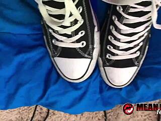 cassandra cain makes me worship her sneakers