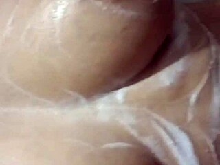 el vecino me folla el culo en el baño surprise